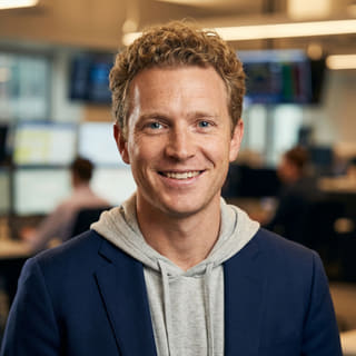 Ryan Brooks, analyste principal en trading chez Lumière Rendença, dans une image de profil